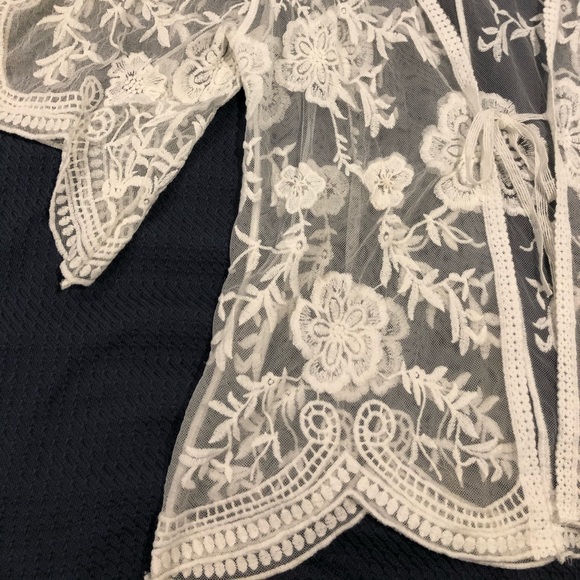 AQUA Sheer Lace Cover Up Kimono - Picture 3 of 7